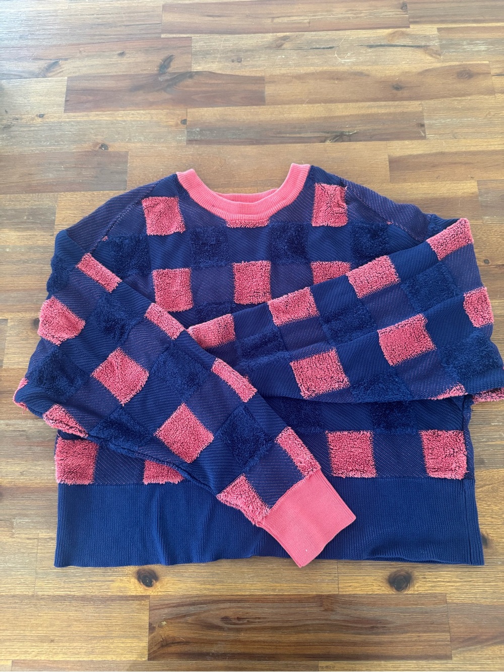 rag & bone Women's Navy and Pink Checker Crewneck Sweater